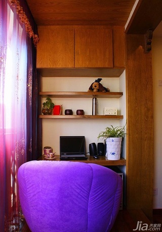 东南亚风格一居室90平米工作区书架图片