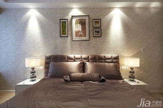 混搭风格二居室富裕型80平米卧室床效果图
