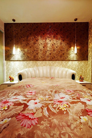 新古典风格三居室富裕型110平米卧室卧室背景墙床图片