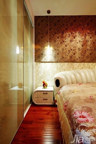 新古典风格三居室富裕型110平米卧室卧室背景墙床头柜效果图