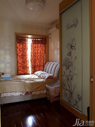 混搭风格二居室富裕型120平米卧室床图片