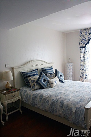 美式乡村风格一居室富裕型90平米卧室床图片