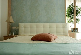 简约风格三居室富裕型110平米卧室卧室背景墙床图片