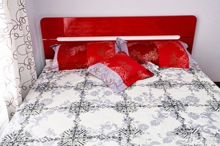 混搭风格二居室富裕型卧室床效果图