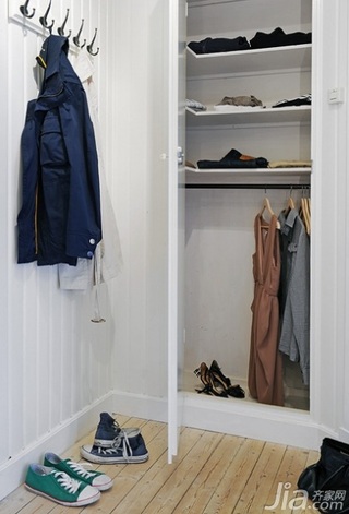 北欧风格小户型白色经济型40平米衣帽间衣柜设计