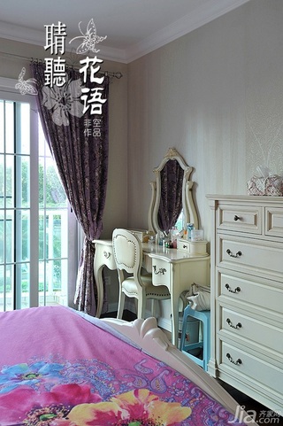 欧式风格三居室富裕型卧室床效果图