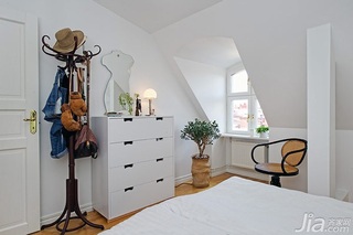 欧式风格二居室5-10万卧室床效果图