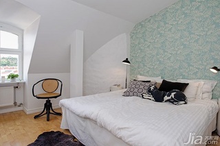 欧式风格二居室5-10万卧室床图片