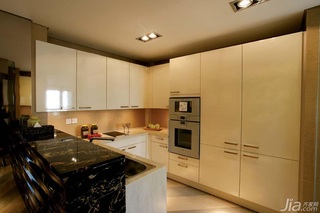 简欧风格四房简洁白色富裕型厨房橱柜定做
