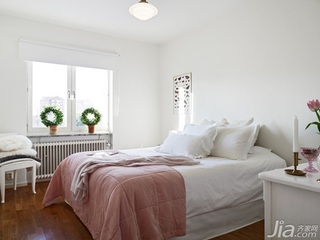 小户型白色50平米卧室床效果图