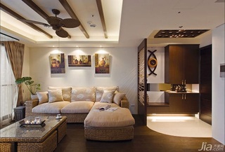 东南亚风格公寓原木色110平米客厅吊顶沙发图片