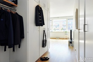 北欧风格小户型简洁白色40平米玄关过道衣柜定制