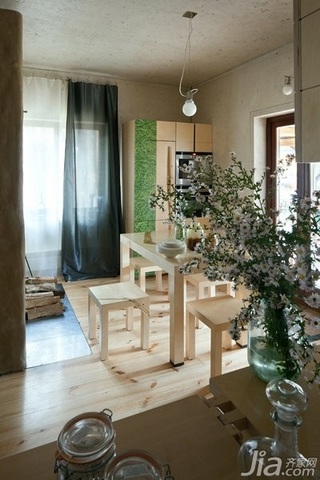 简约风格复式小清新原木色经济型餐厅餐桌图片