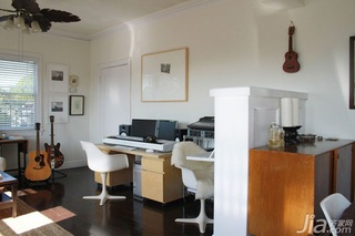 公寓简洁经济型70平米工作区书桌效果图