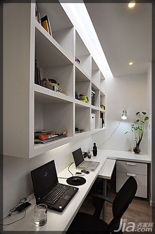小户型实用白色经济型40平米工作区书桌效果图