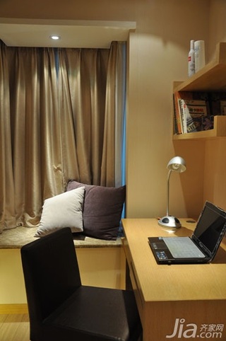 简约风格二居室暖色调100平米书房书桌效果图