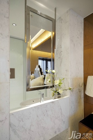 二居室简洁白色富裕型卫生间洗手台效果图
