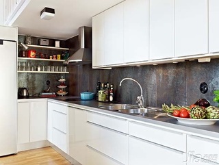 公寓实用白色经济型80平米厨房橱柜定做