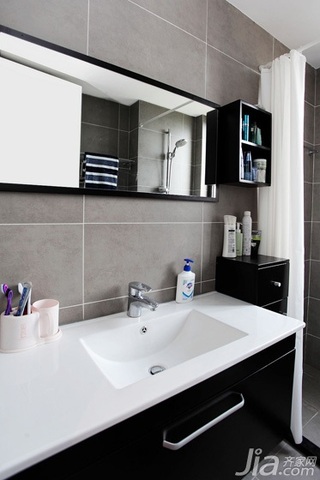 北欧风格三居室简洁黑白110平米卫生间洗手台图片
