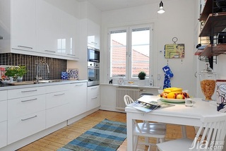 公寓简洁白色经济型厨房橱柜设计图纸
