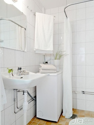公寓简洁白色经济型卫生间洗手台图片