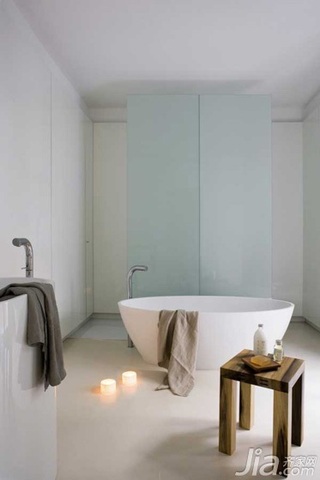 二居室简洁白色经济型卫生间洗手台效果图