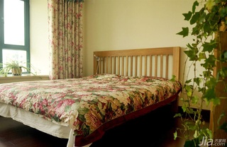 田园风格三居室80平米卧室床图片