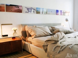 简约风格公寓温馨卧室床图片