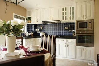 美式风格公寓简洁白色厨房橱柜婚房家装图