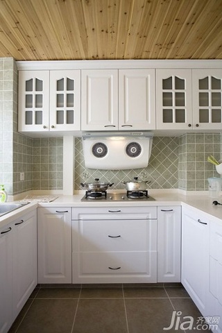 混搭风格四房简洁白色厨房橱柜安装图
