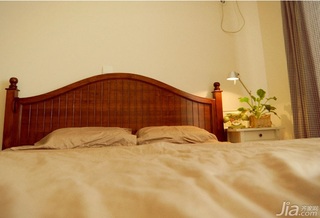 日式风格三居室温馨暖色调5-10万卧室床效果图