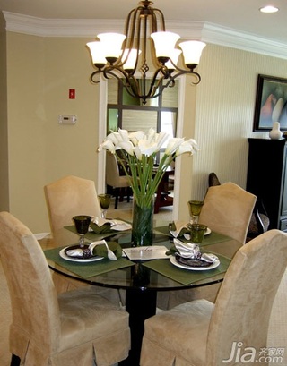 欧式风格公寓温馨暖色调餐厅餐桌图片