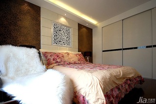 三居室温馨20万以上110平米卧室卧室背景墙床效果图