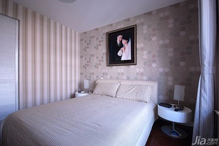 三居室简洁20万以上110平米卧室卧室背景墙床头柜图片