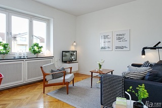 北欧风格一居室简洁客厅沙发图片