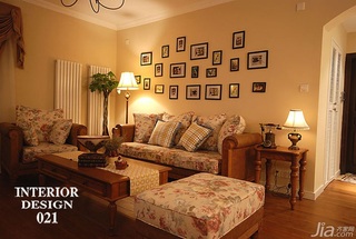 美式乡村风格二居室富裕型客厅照片墙沙发图片