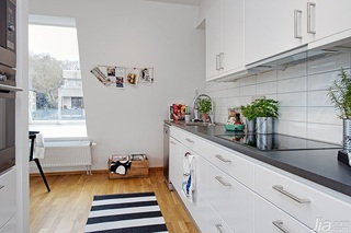 北欧风格公寓简洁白色厨房橱柜安装图