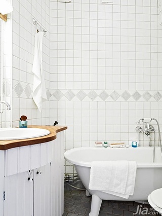 小户型简洁白色60平米卫生间洗手台效果图