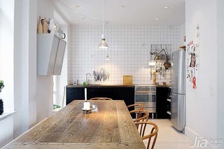 北欧风格小户型原木色餐厅餐桌图片