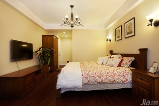 美式风格三居室稳重原木色富裕型卧室床效果图