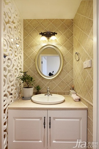 美式风格三居室简洁米色富裕型卫生间洗手台效果图