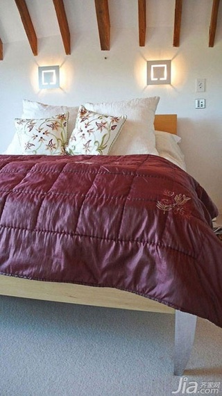 loft风格温馨卧室床图片