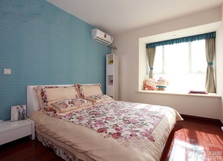简约风格二居室富裕型90平米卧室卧室背景墙床婚房家装图片