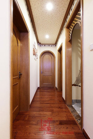 美式风格三室两厅120平米走廊装修效果图