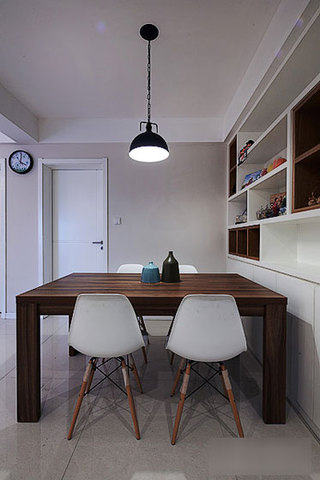 现代简约风格二居室简洁咖啡色餐桌图片