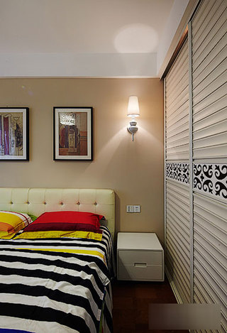 现代简约风格二居室简洁咖啡色卧室装潢