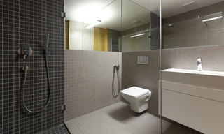 现代简约风格小清新卫浴间门旧房改造海外家居