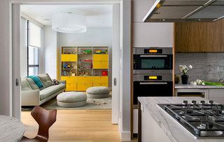 现代简约风格三室两厅时尚厨房实木楼梯效果图