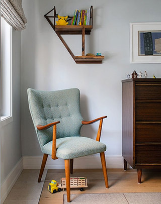 现代简约风格三室两厅时尚实木楼梯躺椅图片