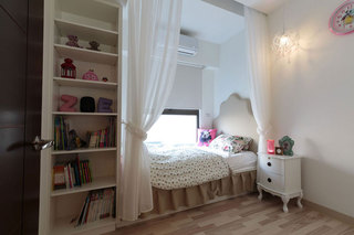 现代简约风格公寓温馨白色儿童房装修图片